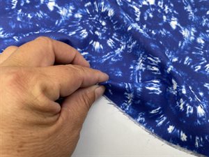 Poplin - batik mønster i marine
